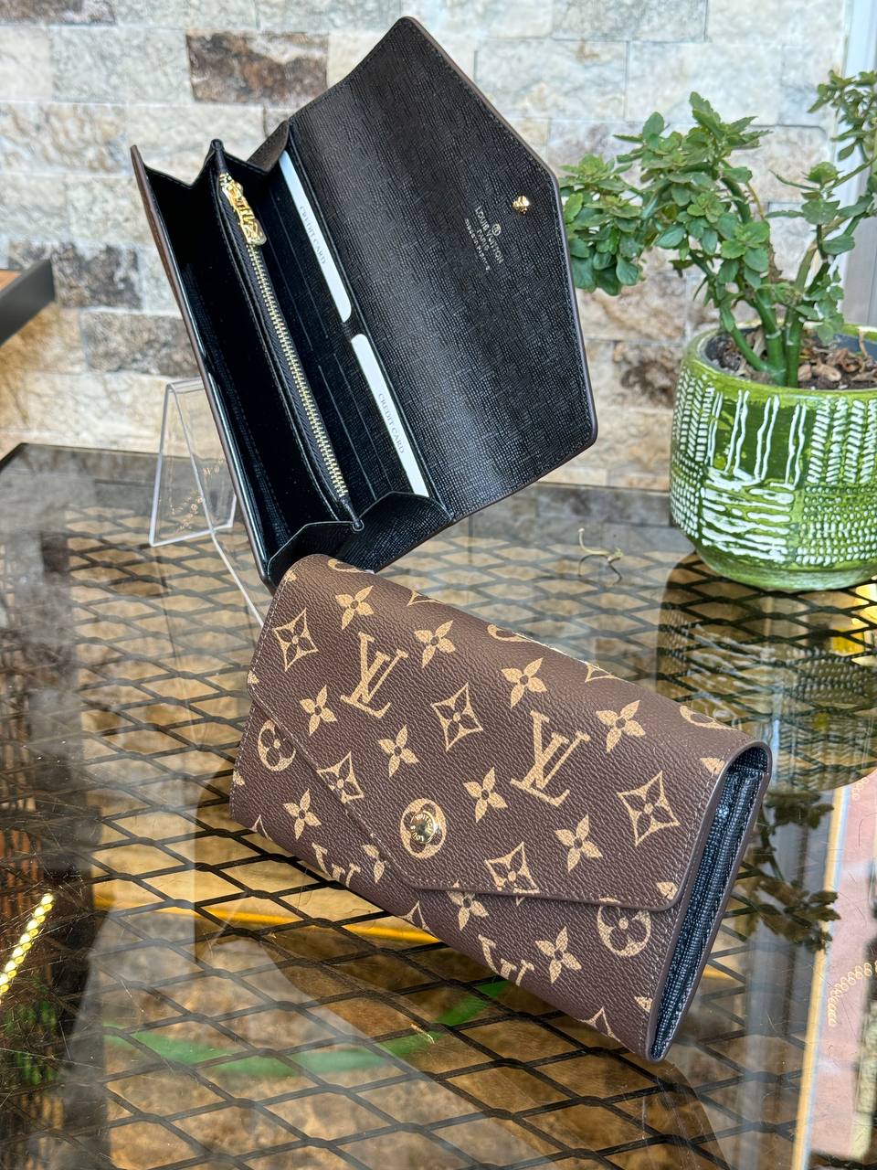 L Leather Adele Wallet (Black)