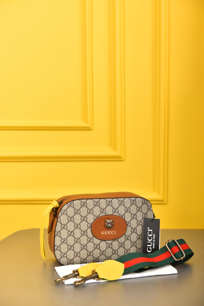 Neo Vintage GG Supreme Messenger Bag