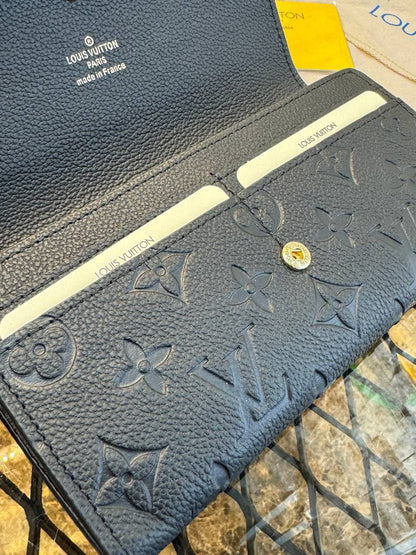 L Leather Sarah Wallet (Black)