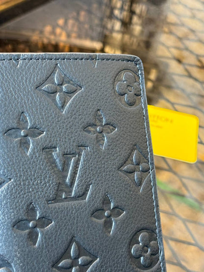 L - Leather Brazza Wallet (Black)