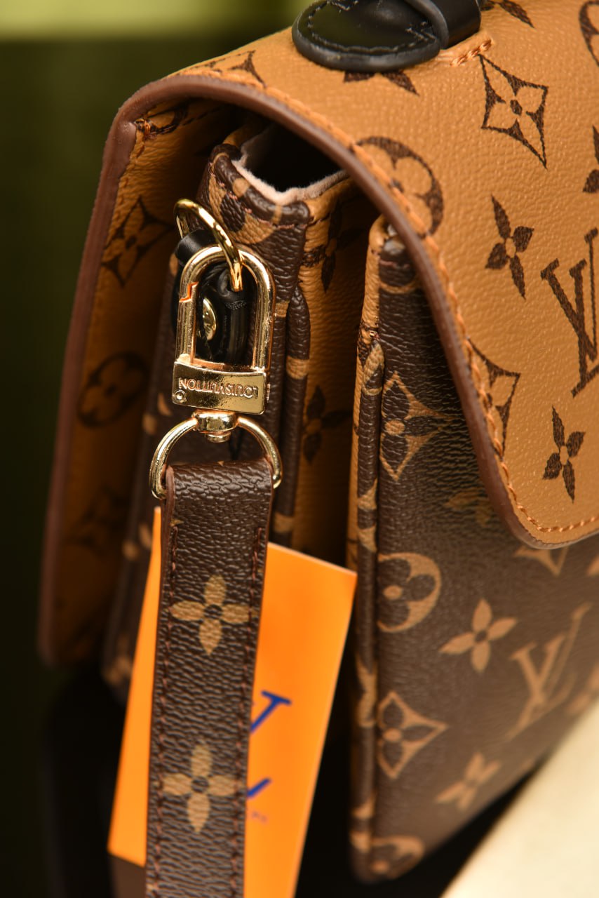 Metis Pochette