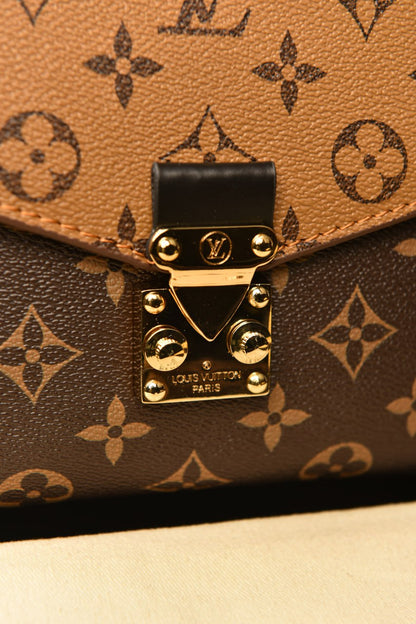 - Metis Pochette