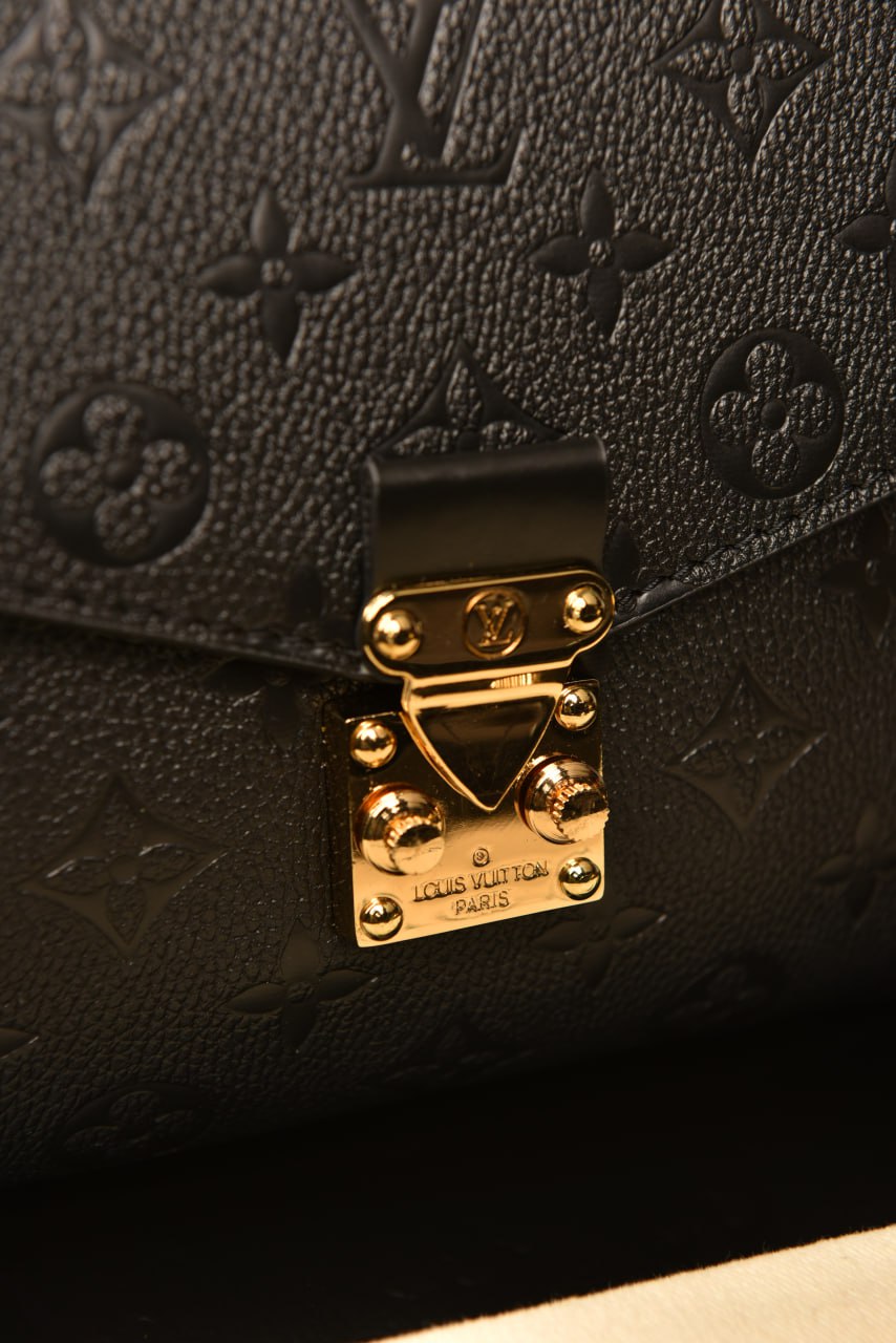 - Metis Pochette Black