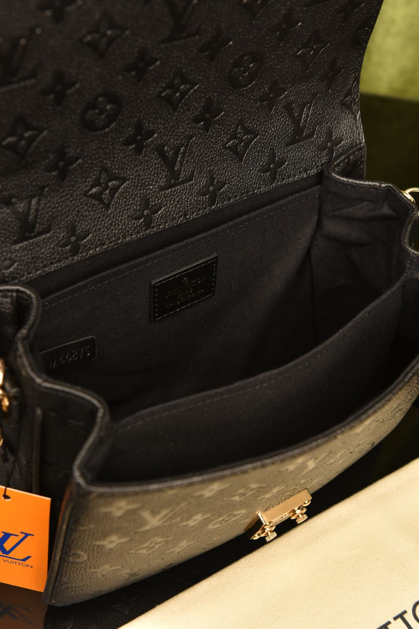 - Metis Pochette Black