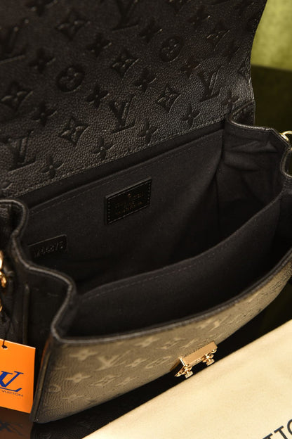 - Metis Pochette Black