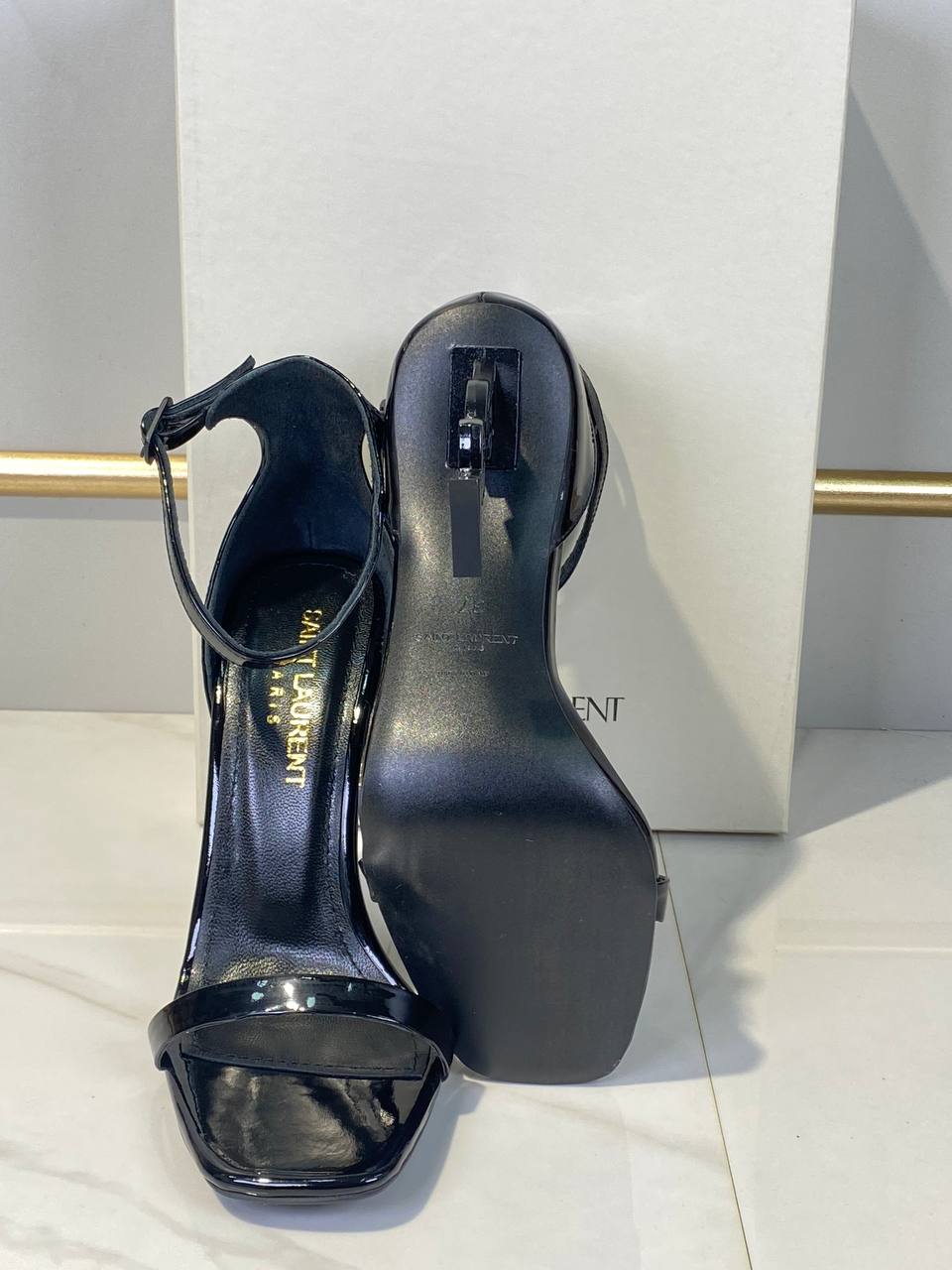 - High Heels (Black)