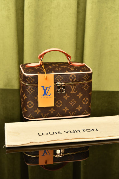 - Nice Mini Toiletry