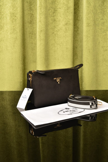 Vitello Daino Soft Mini Zippered Bag Argilla