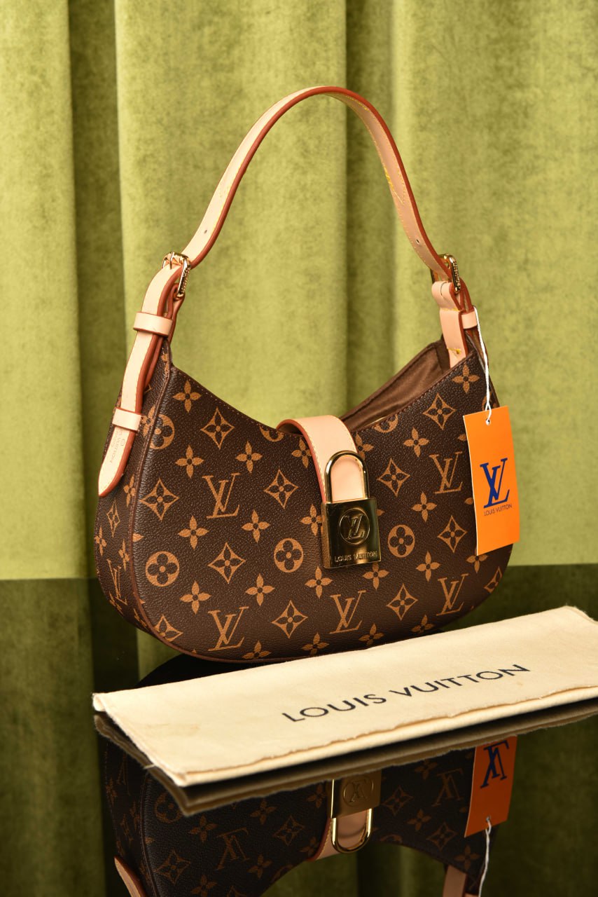 - Low Key Shoulder Bag