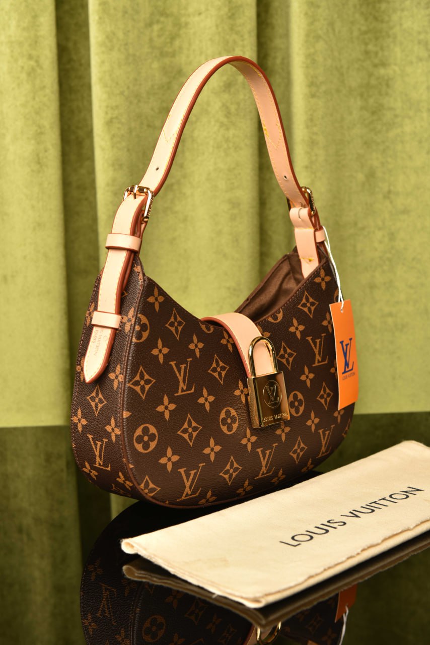 - Low Key Shoulder Bag