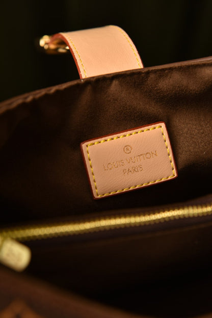 - Low Key Shoulder Bag