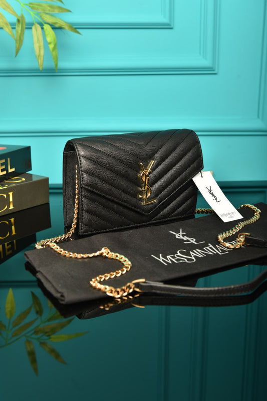 Cassandre Leather Wallet on Chain