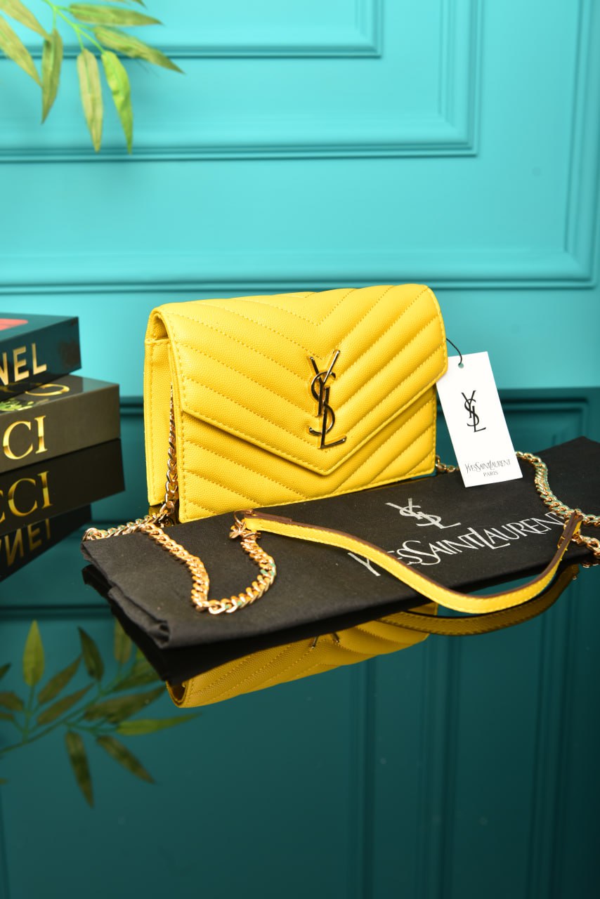 -  Cassandre Leather Wallet on Chain