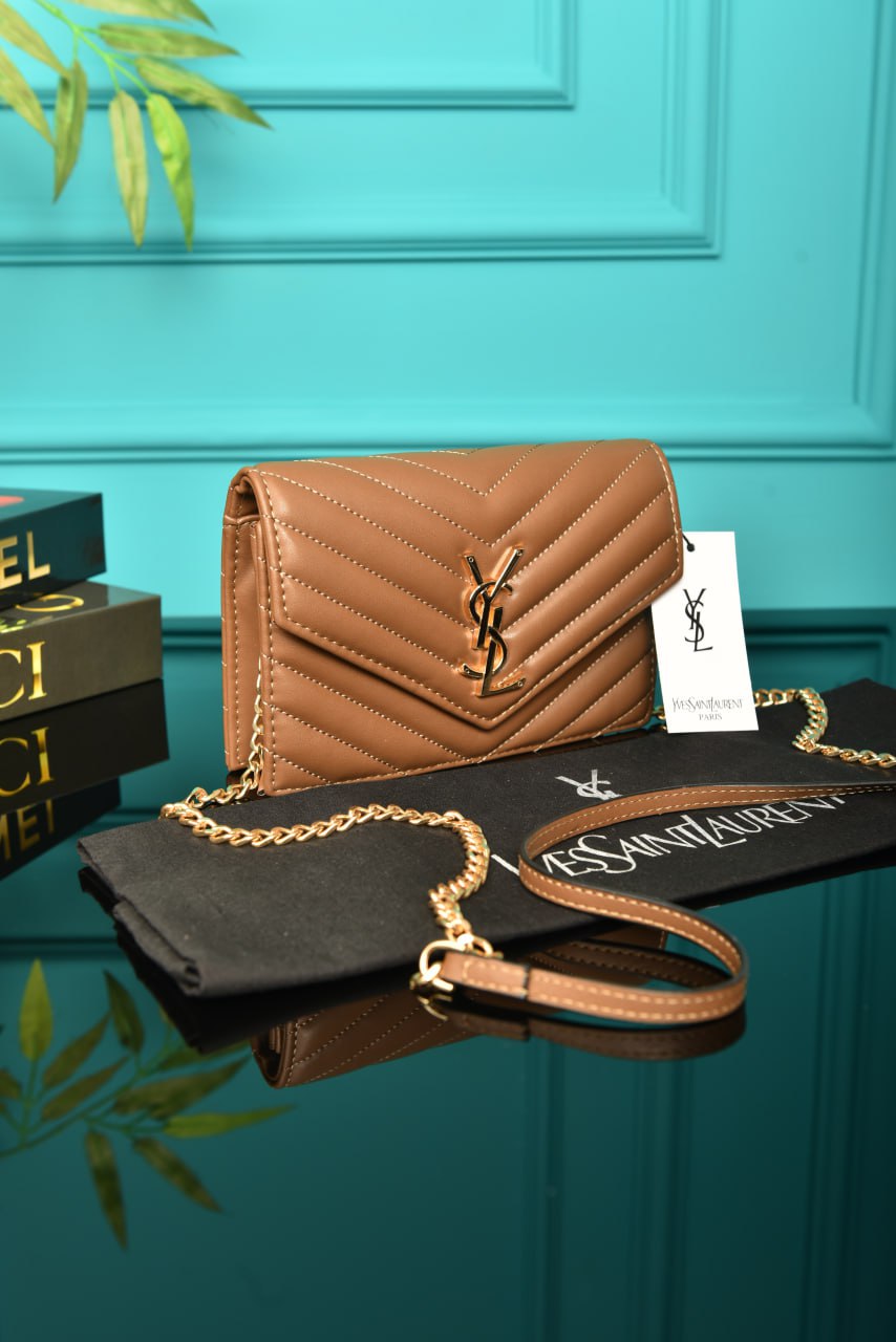 -  Cassandre Leather Wallet on Chain