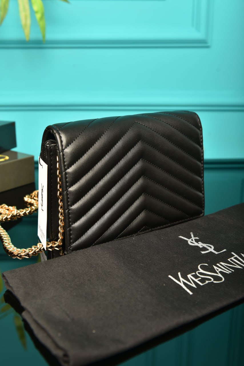 -  Cassandre Leather Wallet on Chain