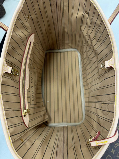 - Neverfull (Classic)