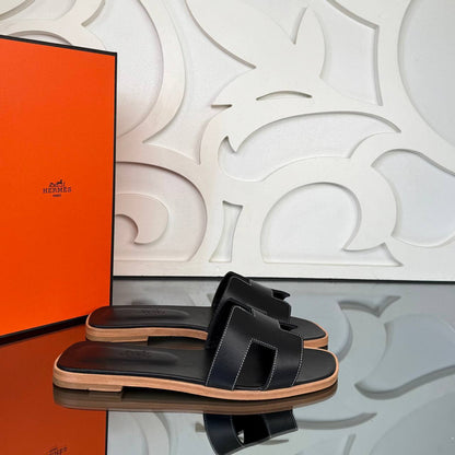 - Oran Slippers (Black)