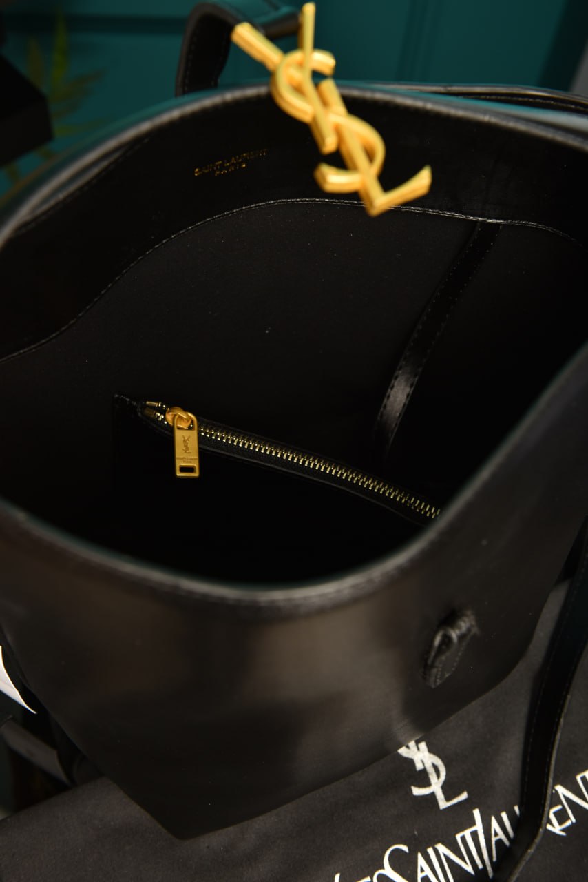 Le 37 in Shiny Leather