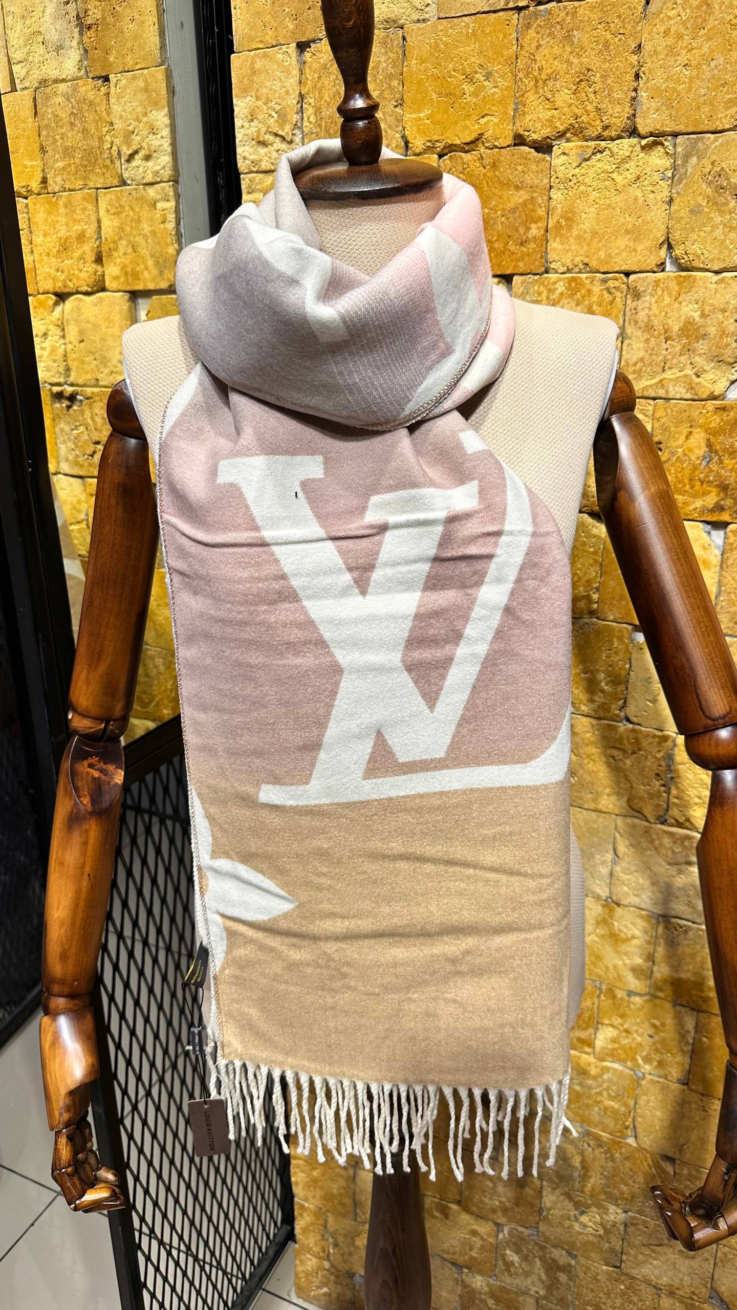 - Scarf & Shawl (Cashmere)