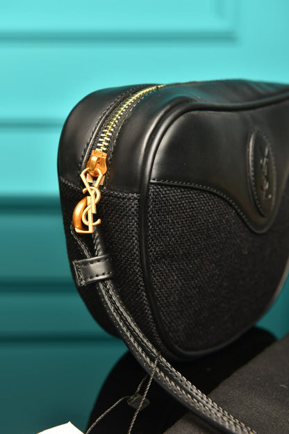 - Le 5 A 7 Hobo Bag In Smooth Leather