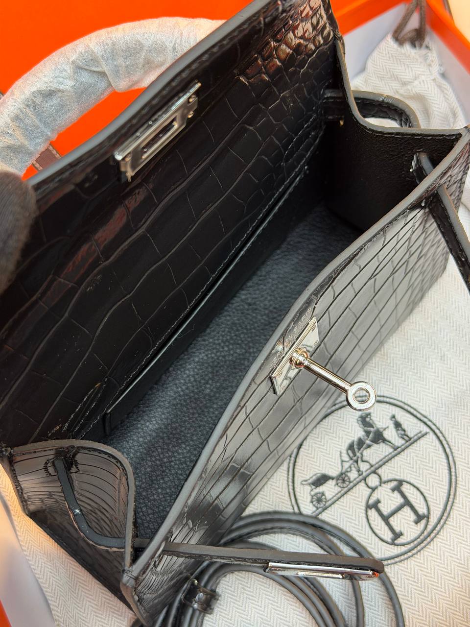 - Kelly 19 - (Video)