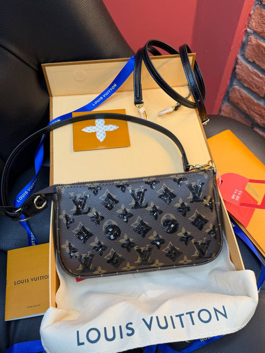 Pochette Accessoires (Video)