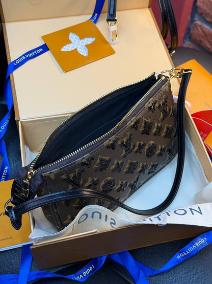 Pochette Accessoires - (Video)