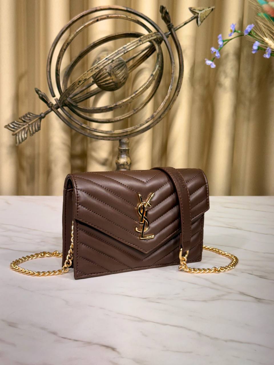 - Cassandre Envelope